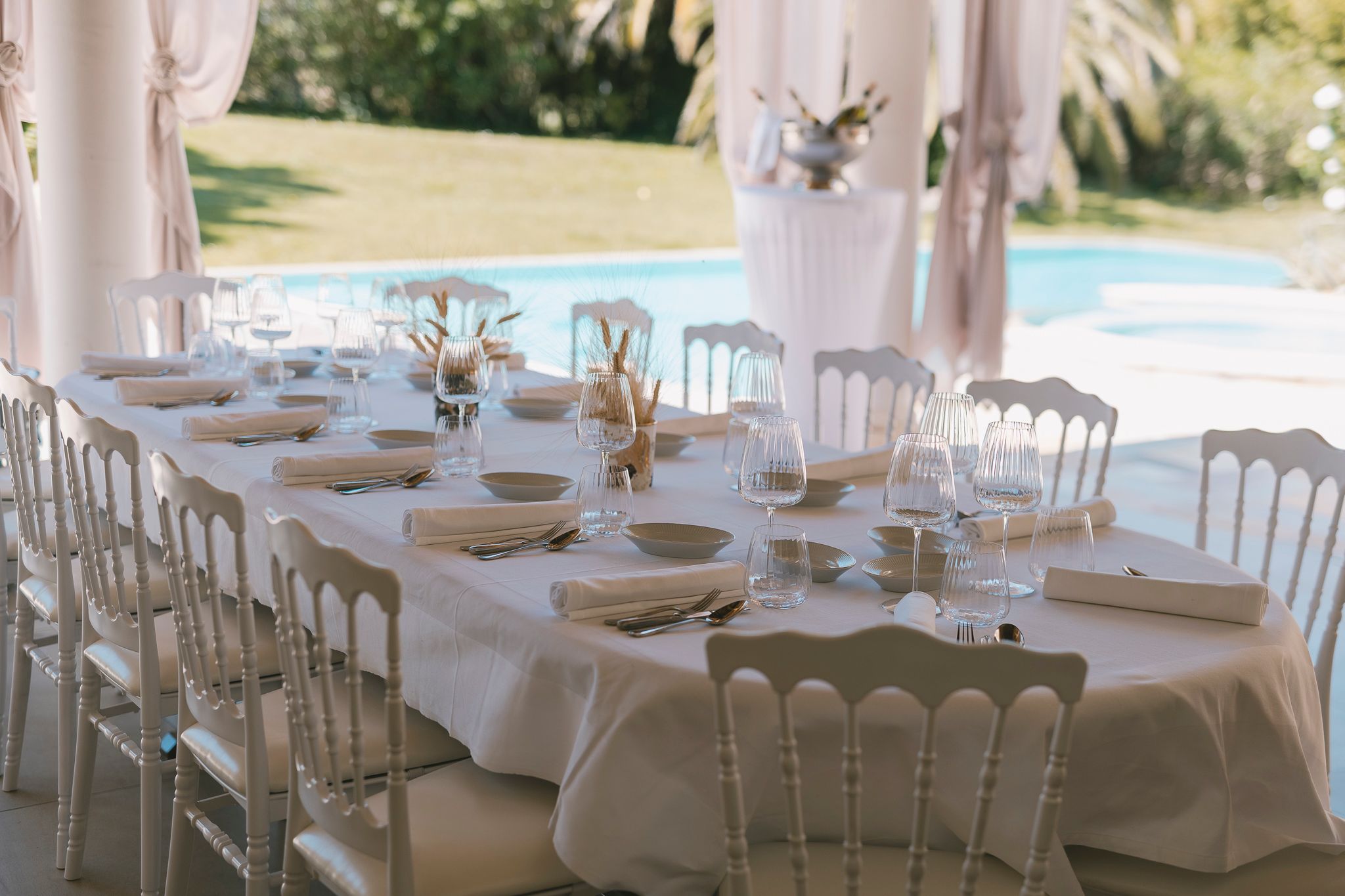 Décoration florale et scénographie sur-mesure pour événements privés, Côte d'Azur